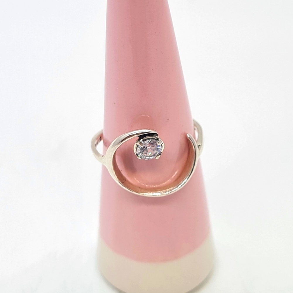 Sterling Silver Ring. Size 7.